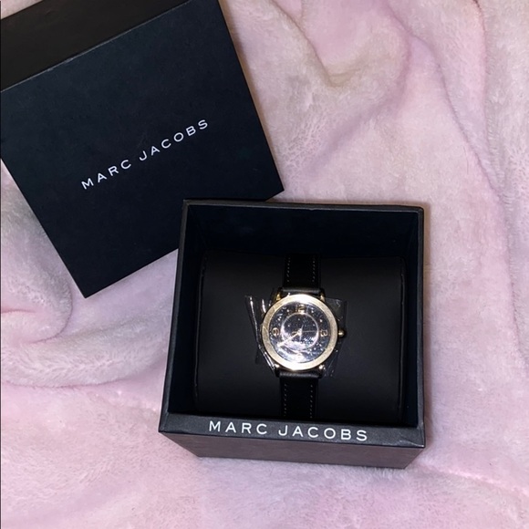 Marc Jacobs Watch - Picture 1 of 3